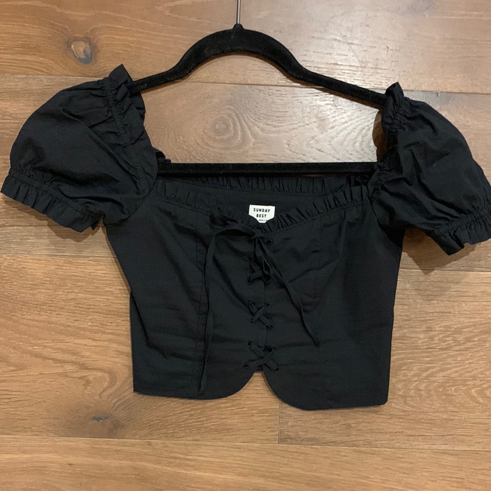 Aritzia Cropped Peasant top